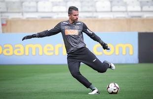 Levir Culpi comanda treino no Mineiro antes da estreia no Grupo E da Libertadores