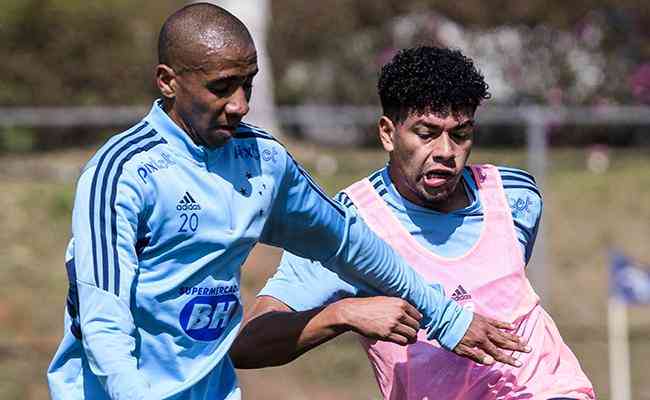 Pablo Siles e Machado: outra formao possvel para o meio-campo do Cruzeiro contra o Operrio