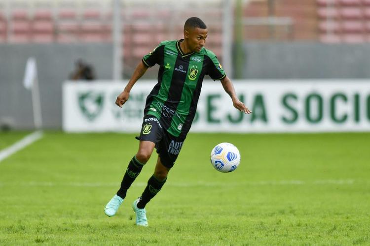 Ademir - atacante do América