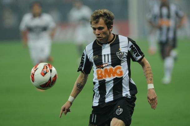 Bernard - Revelação atleticana na temporada anterior, Bernard não sentiu a pressão da idade, na época com 20 anos, e foi um dos destaques da Libertadores, com quatro gols e três assistências. Depois da conquista do título, transferiu-se para o Shakhtar Donetsk da Ucrânia. Negociado por R$ 77 milhões, é a maior transação da história do futebol mineiro. De saída do clube, o meia-atacante é cogitado no futebol inglês.