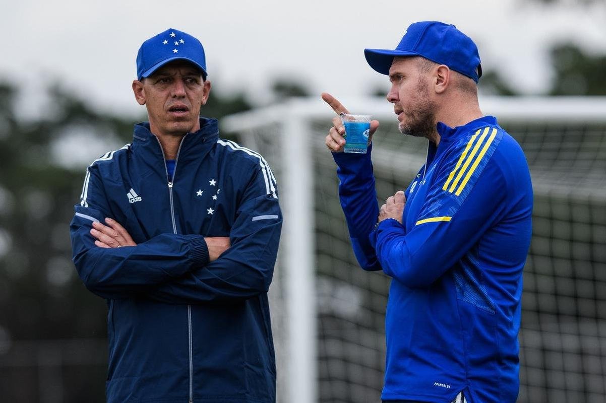 Jogadores do Cruzeiro realizaram primeiro treino sob comando de Mozart nesta sexta-feira (11/06)