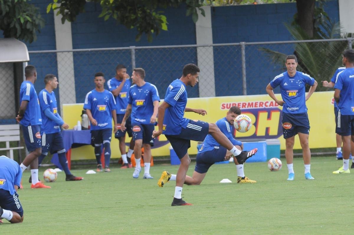 Fotos do treino do Cruzeiro desta quinta-feira, na Toca da Raposa II (crdito: Juarez Rodrigues/EM D.A Press)