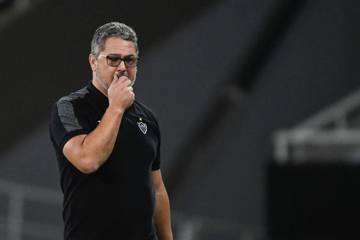 Rogrio Micale (2017) - uma vitria e duas derrotas