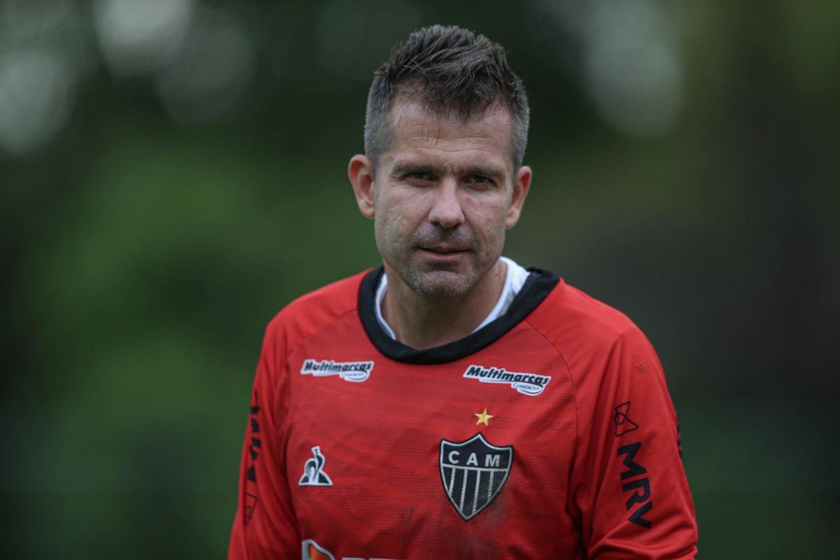 Fotos do treino do Atltico neste sbado, o ltimo de Victor no clube