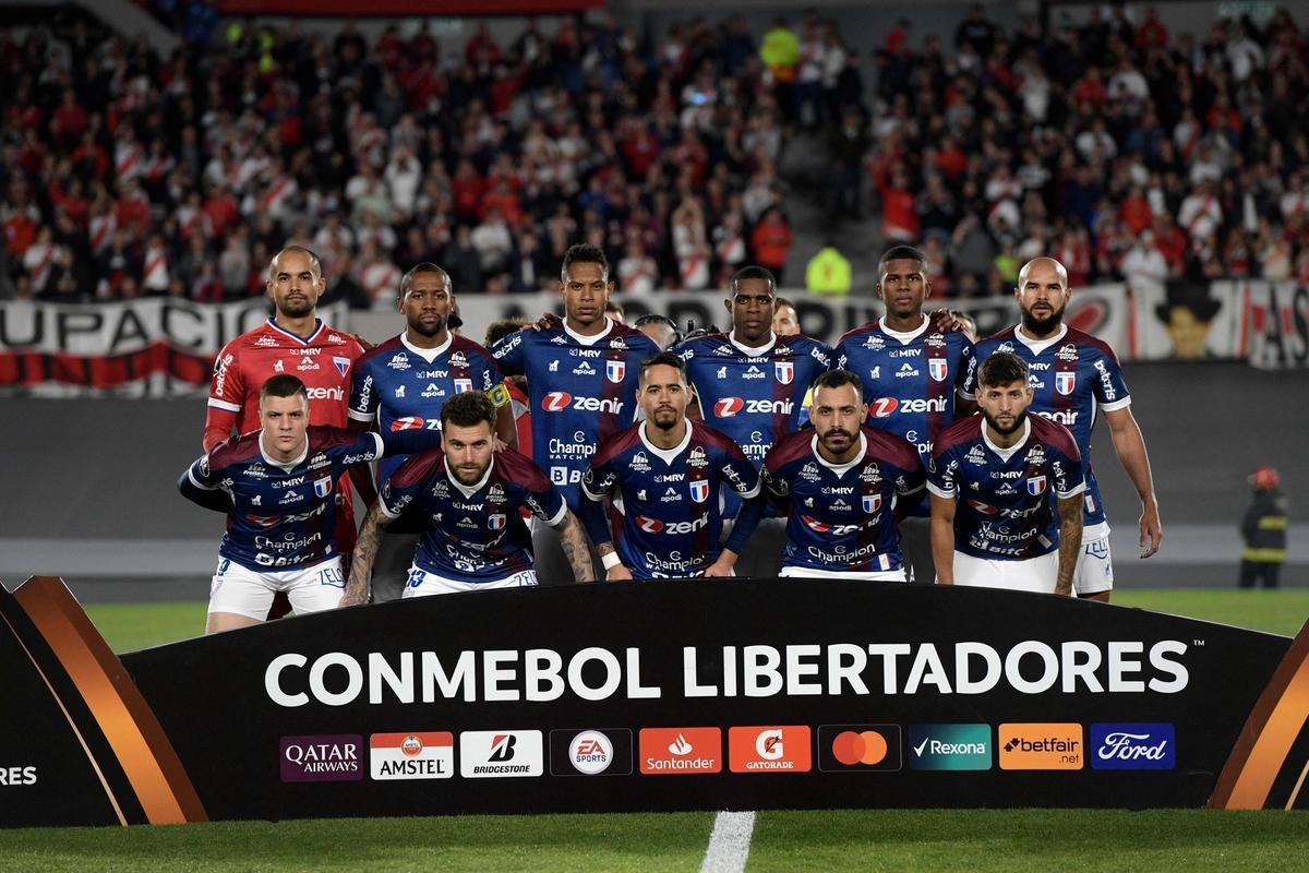 Fortaleza (2 colocado do Grupo F)
