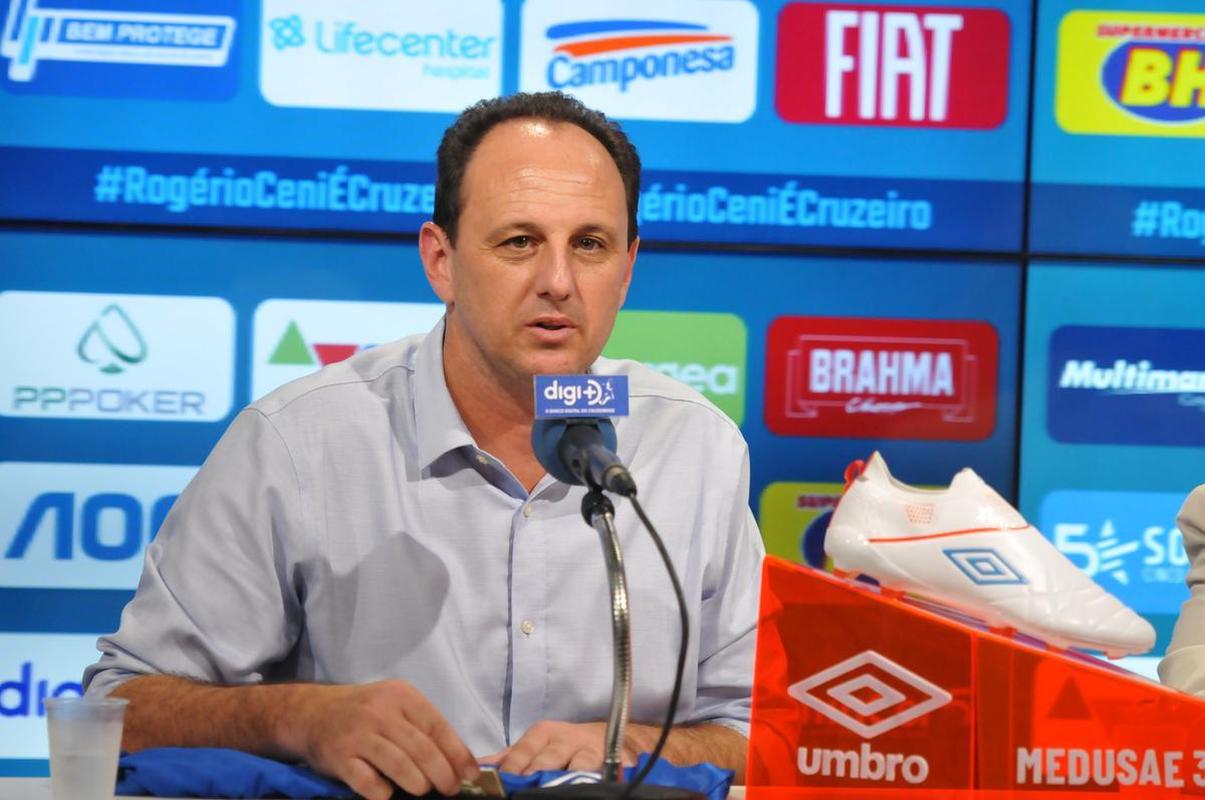 Rogrio Ceni concedeu entrevista coletiva e comandou o primeiro treinamento