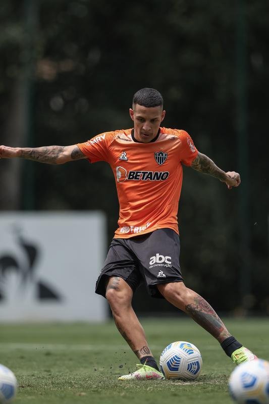 Elenco atleticano encerrou a preparao para enfrentar o Atltico-GO fora de casa 
