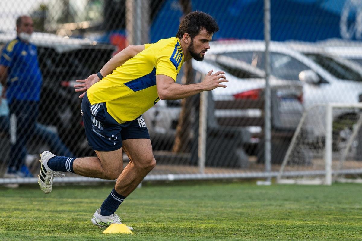 Fotos do treino do Cruzeiro na Toca da Raposa II nesta segunda-feira