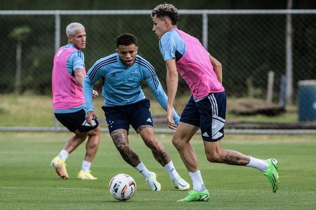 Imagens do treino do Cruzeiro nesta tera-feira (3 de janeiro), na Toca da Raposa II