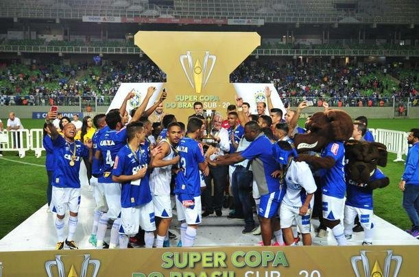 Cruzeiro vence Atltico por 4 a 2 nos pnaltis e conquista a Supercopa Sub-20, no Independncia