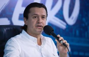 15- Srgio Rodrigues reeleito (outubro): em pleito sem adversrio no dia 7 de outubro, o presidente foi reeleito para um mandato de trs anos, at dezembro de 2023. Ao Globoesporte, ele falou sobre o principal desafio no Cruzeiro. 'Acho que o de maior destaque  conseguir manter um time competitivo, performar bem nas competies que disputarmos, e conseguir casar isso com os problemas administrativos e financeiros, tendo ainda uma gerao de receita menor'.