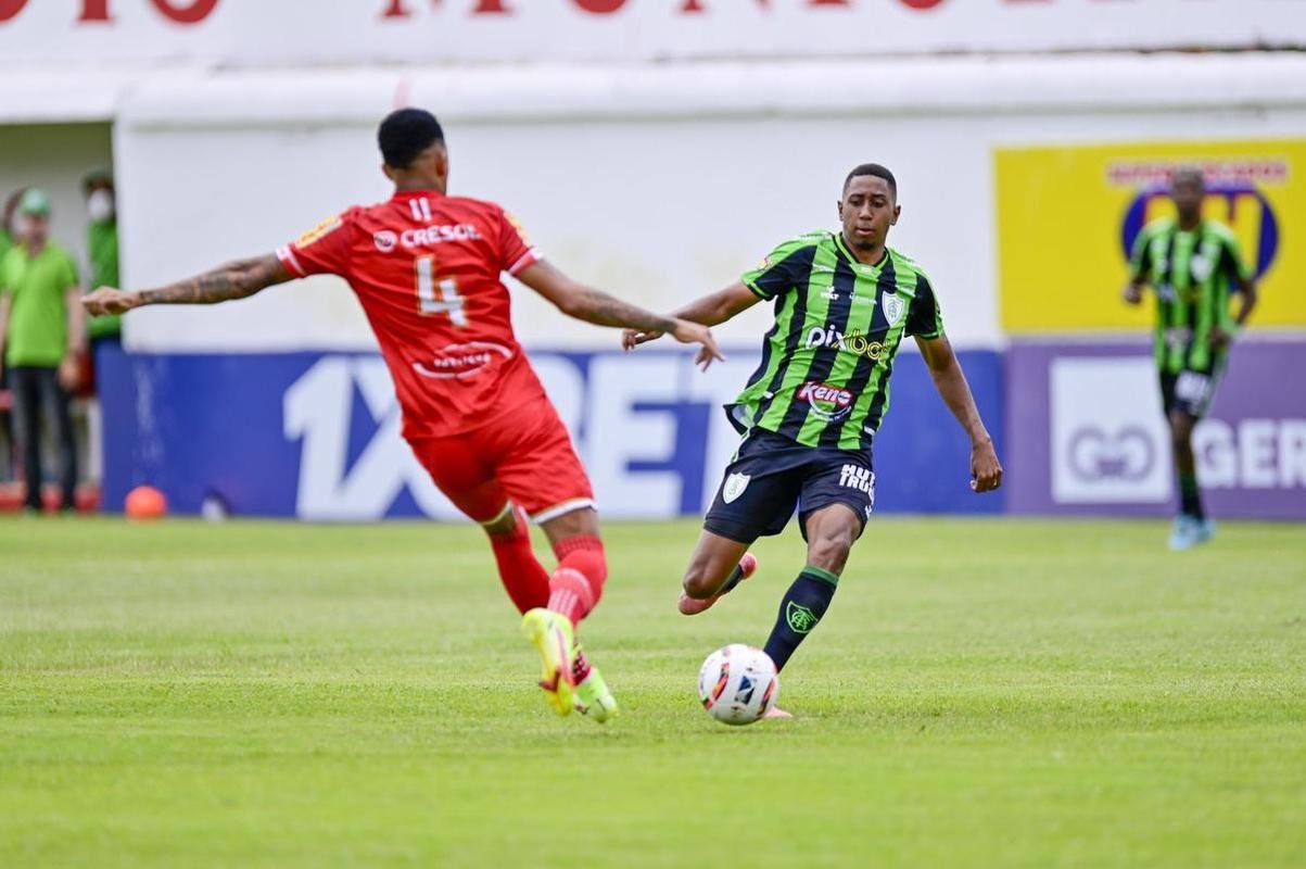 Jogo foi disputado com muito calor, em Nova Lima, na manh deste sbado 