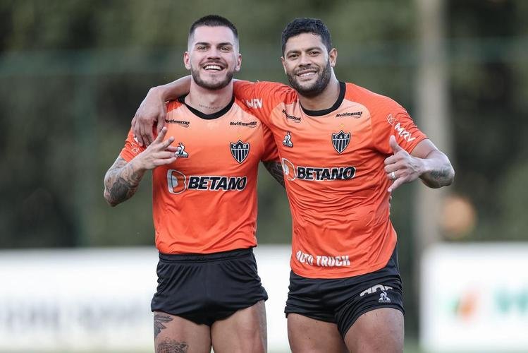 Com Guilherme Arana de volta, Cuca comanda atividade na Cidade do Galo