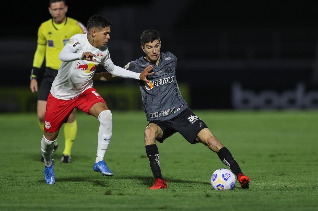 Fotos do jogo entre Red Bull Bragantino e Atltico
