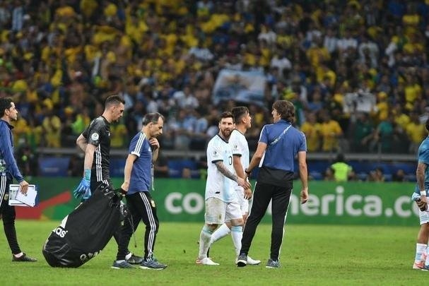 Fotos da vitria do Brasil sobre a Argentina, por 2 a 0, no Mineiro, pela semifinal da Copa Amrica; Gabriel Jesus e Firmino marcaram os gols da seleo em BH