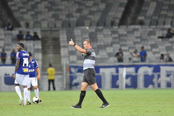 Cruzeiro e Atltico-PR jogaram no Mineiro pela terceira rodada do Grupo C da Primeira Liga