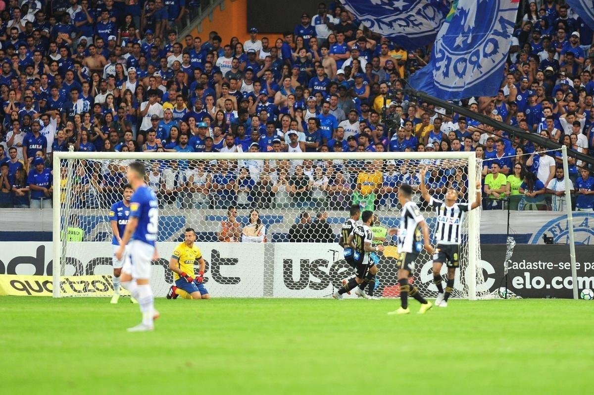 Primeiro tempo terminou com empate por 1 a 1 no Mineiro