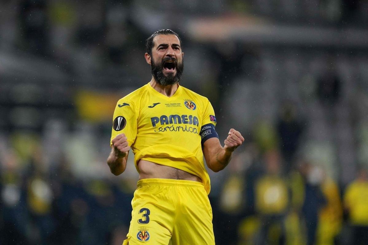 Depois de empate por 1 a 1 no tempo normal e na prorrogao, time espanhol superou o Manchester United nos pnaltis por 11 a 10. Goleiro Rulli pegou a ltima batida dos ingleses, feita pelo goleiro De Gea