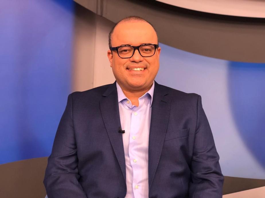 Everaldo Marques, Globo: Taffarel; Carlos alberto, Oscar, Mauro e Nilton Santos;
Didi, Zico e Pel; Ronaldo, Romrio e Ronaldinho Gacho. tcnico: Tel Santana