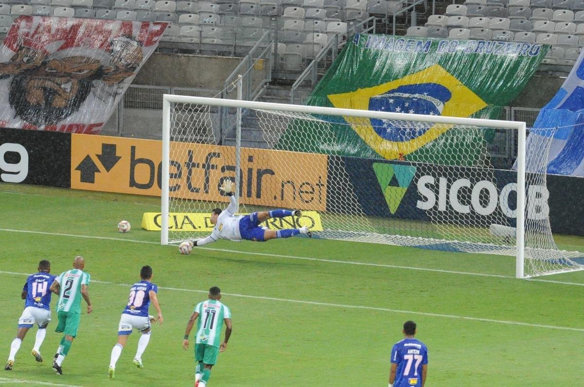 Cruzeiro x Juventude: fotos do jogo desta sexta-feira, no Mineiro, pela 16 rodada da Srie B