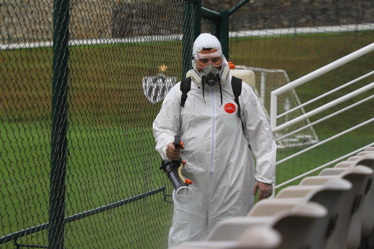 Fotos da desinfeco na Cidade do Galo