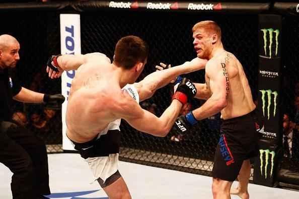 Scott Askham venceu Chris Dempsey por nocaute aos 4min45seg do primeiro round