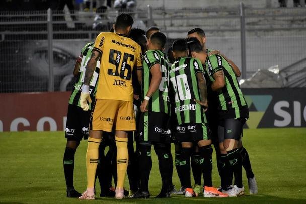 Para tentar se livrar da incmoda lanterna da Srie B, o Amrica encara a Ponte Preta, no estdio Moiss Lucarelli, em Campinas