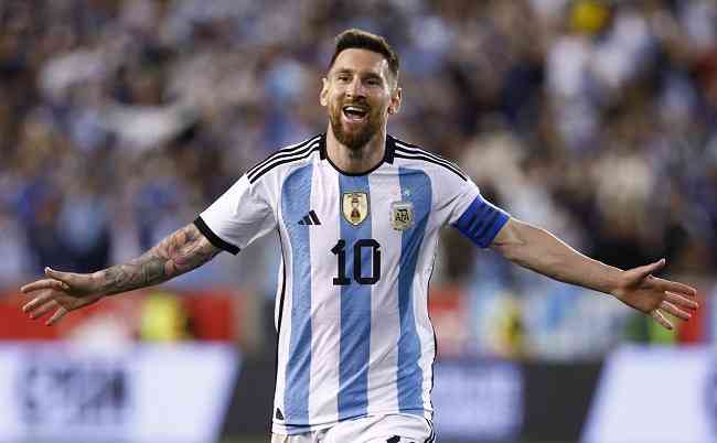 Em grande fase no PSG, Messi  a grande esperana da Argentina para a Copa do Mundo
