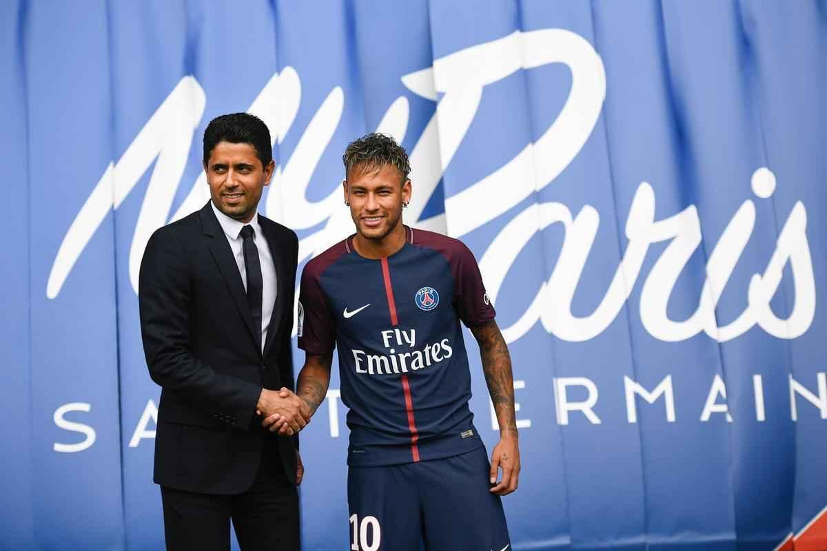 Imagens da apresentao de Neymar como grande reforo do Paris Saint-Germain 