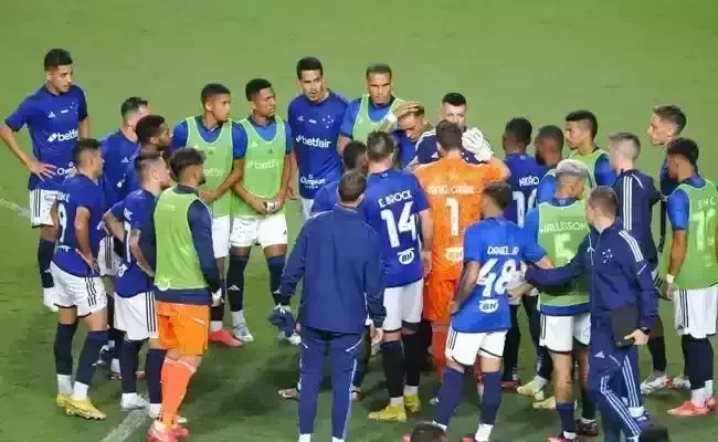 Cruzeiro - 7 jogos, sendo 1 sem levar gol
