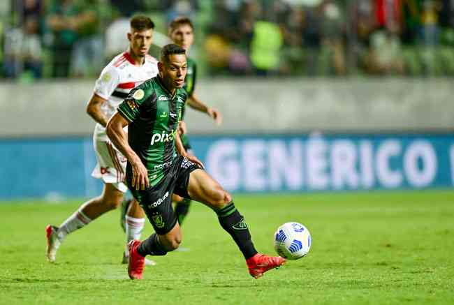 Joo Paulo defender o Amrica pela quarta temporada seguida