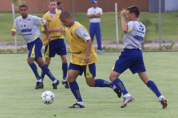 NOVEMBRO - Dia a dia de treinos do Cruzeiro na temporada que culminou com a Trplice Coroa