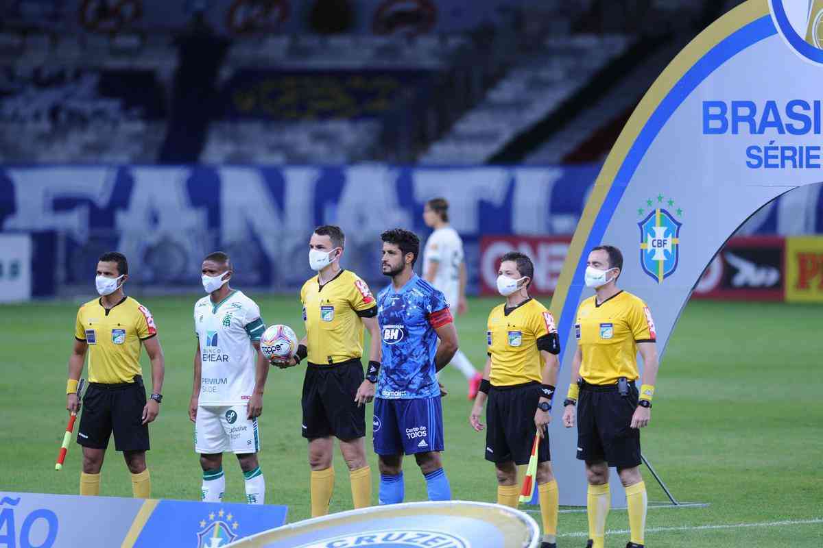 Fotos do duelo entre Cruzeiro e América, pela Série B, no Mineirão 