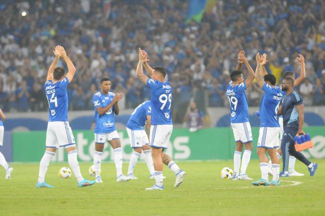 Fotos da torcida do Cruzeiro na partida de volta das oitavas de final da Copa do Brasil, contra o Fluminense, no Mineiro (Juarez Rodrigues/EM/DAPress)