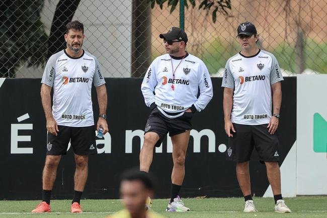 Atltico treinou, na tarde desta quinta-feira (26), na Cidade do Galo. Atividades visaram ao confronto contra o Ava pelo Campeonato Brasileiro.
