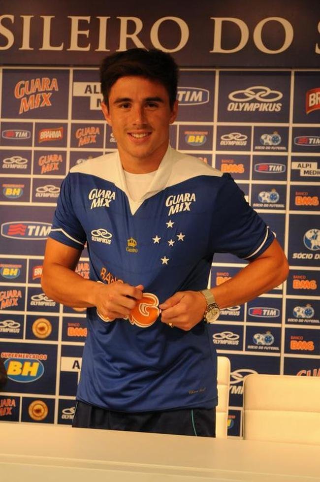 Willian chegou ao Cruzeiro como contrapeso da negociao que levou Diego Souza ao Metalist, da Ucrnia. Em 2014, o clube desembolsou R$ 10,5 milhes para contrat-lo em definitivo