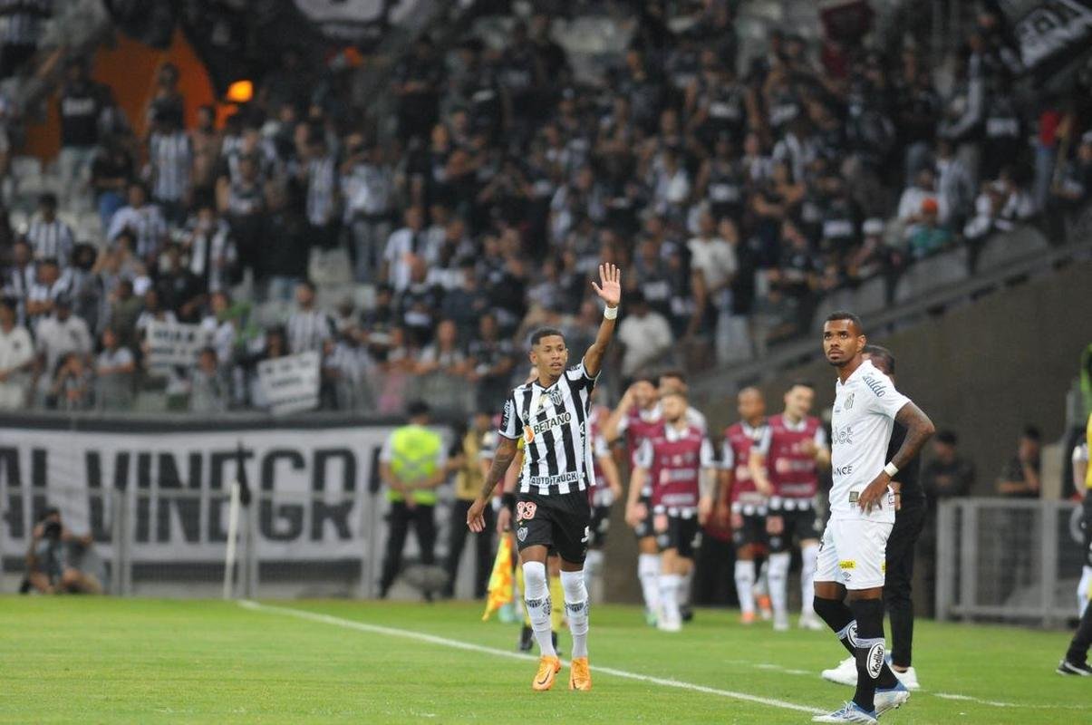 Fotos do jogo entre Atltico e Santos, no Mineiro, em Belo Horizonte, pela 11 rodada do Campeonato Brasileiro