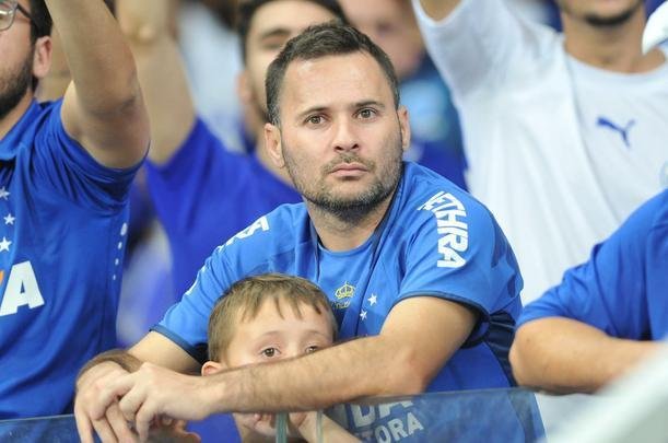 Torcedores do Cruzeiro coloriram Mineiro de azul em deciso da Copa do Brasil contra o Flamengo
