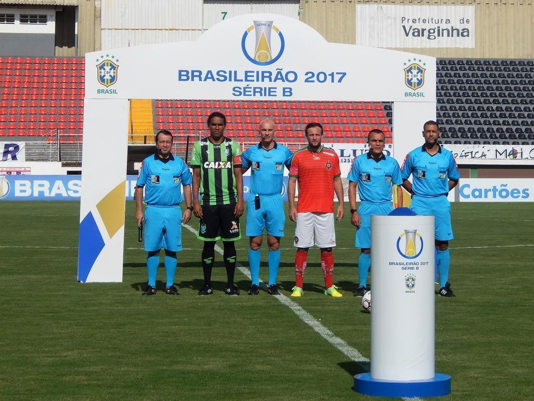 Fotos do jogo entre Boa e Amrica, no Estdio Dilzon Melo (Varginha-MG), pela 32 rodada da Srie B