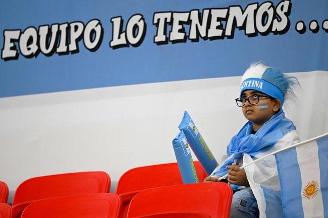 Torcedores de Argentina e Austrlia, que se enfrentaram pelas oitavas de final da Copa do Mundo