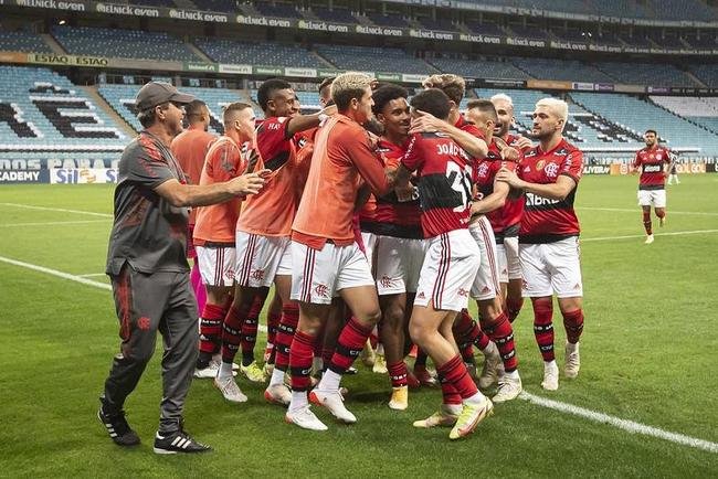 Vitinho chegou a abrir 2 a 0 para o Flamengo na Arena do Grmio