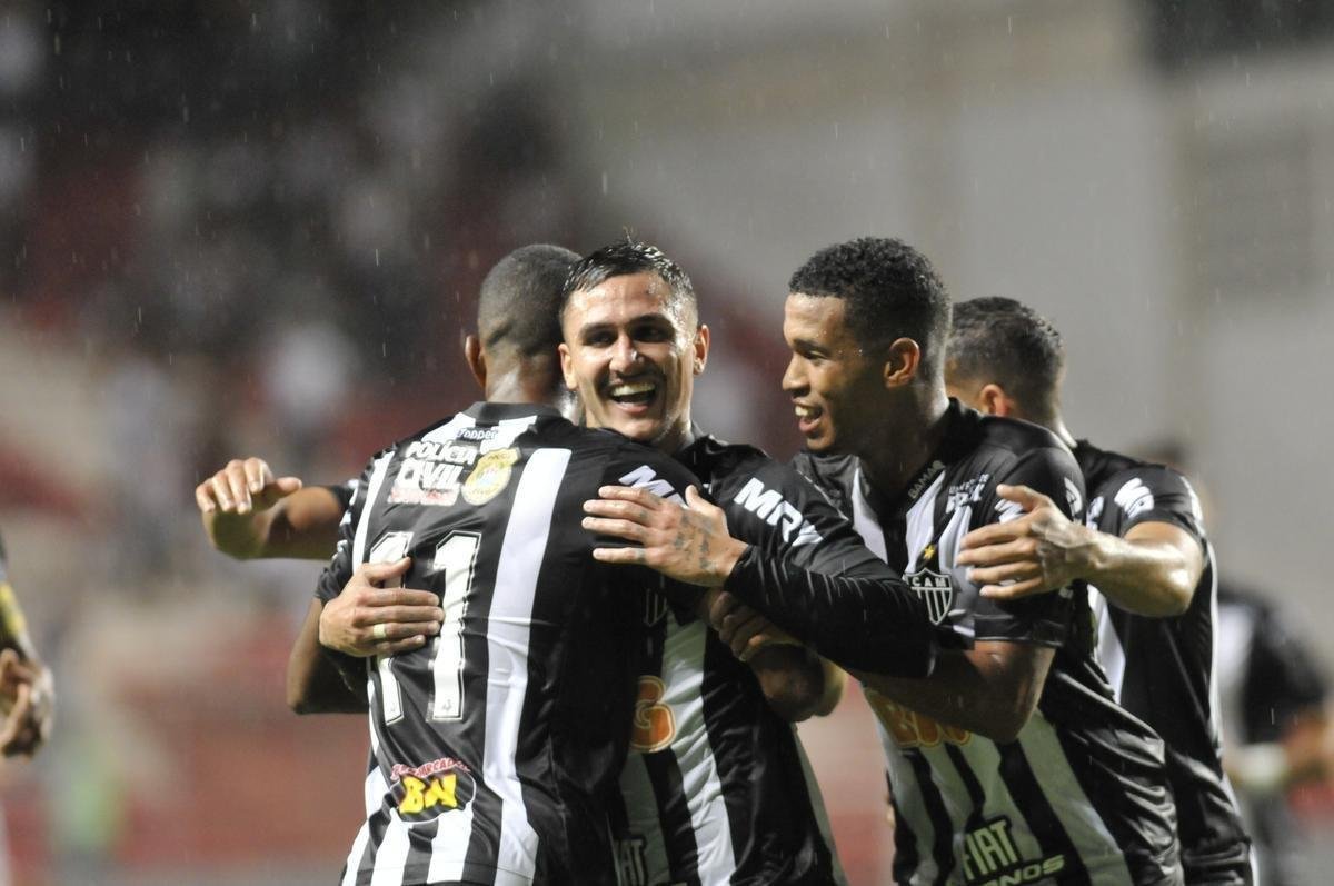 Em noite chuvosa no Independncia, reservas do Atltico batem o Tupi por 2 a 0