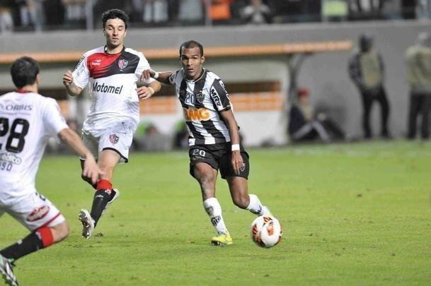 Richarlyson - Irmão mais novo de Alecsandro, o volante Richarlyson atuou boa parte da Libertadores como lateral-esquerdo. Hoje, com 35 anos, joga pelo Cianorte-PR. Teve passagens pelo Vitória, Chapecoense, Grêmio Novorizontino, FC Goa (Índia) e Guarani-SP.