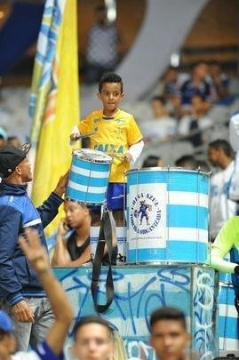 Torcida do Cruzeiro lotou o Mineiro em duelo com o Grmio pela semifinal da Copa do Brasil