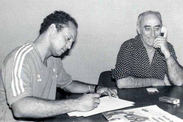 Imagens do Cruzeiro com a camisa da Adidas (Arquivo/Estado de Minas)