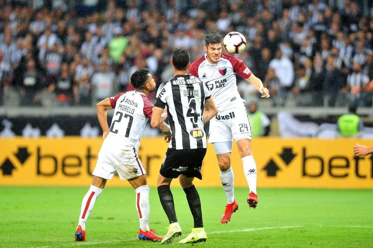 Fotos do primeiro tempo do duelo entre Atltico e Coln, no Mineiro, pela semifinal da Copa Sul-Americana