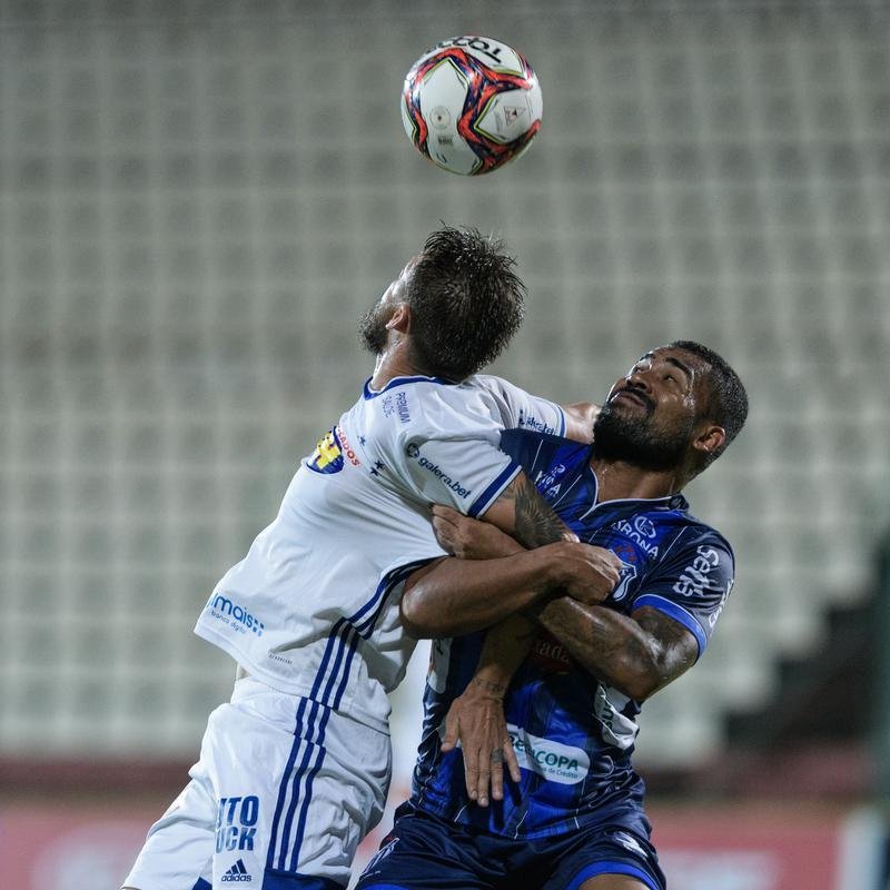 Cruzeiro venceu URT por 2 a 0, com gols de Manoel e Marcinho, e chegou a quatro pontos no Campeonato Mineiro