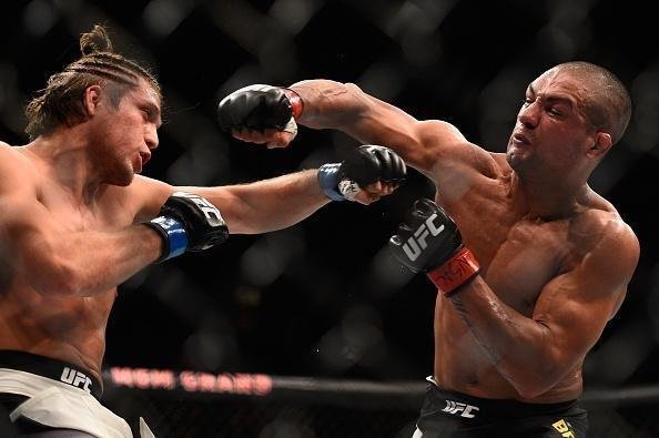 Brian Ortega venceu Diego Brandão por finalização no terceiro round