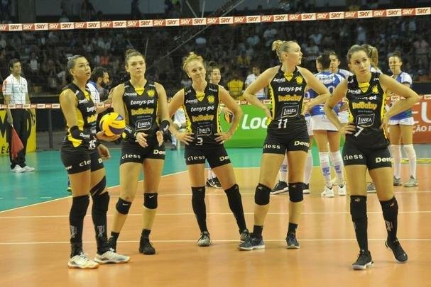 Minas x Praia: veja fotos da primeira partida da final