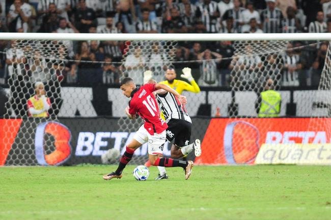 Atltico e Brasil de Pelotas-RS se enfrentaram nesta quarta-feira (12/4), no Mineiro, pela ida da terceira fase da Copa do Brasil